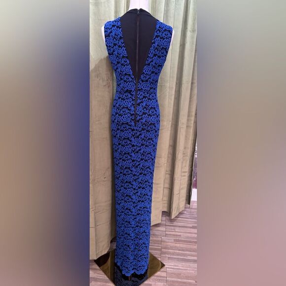 Alice+ Olivia Elegant Royal Blue Lace Evening Gown, US2 - Picture 6 of 11